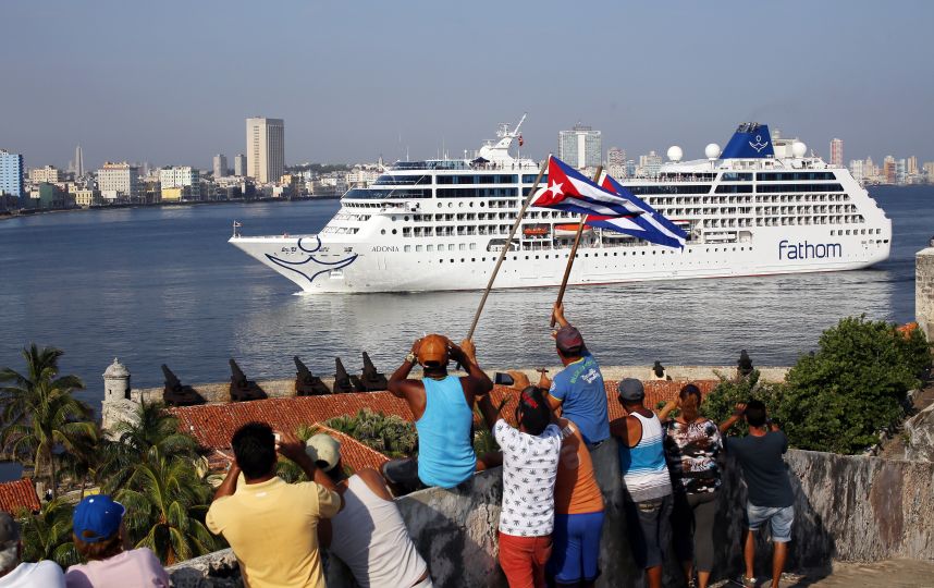 Zarpa primer crucero de EU a La Habana en medio siglo
