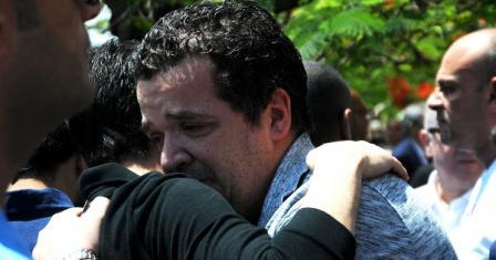 Familias de las víctimas esperan noticias del avión EgyptAir
