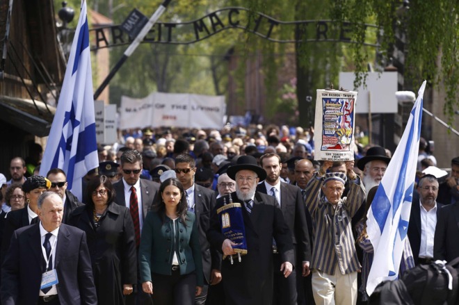 Marchan en Aschwitz en recuerdo a víctimas del Holocausto