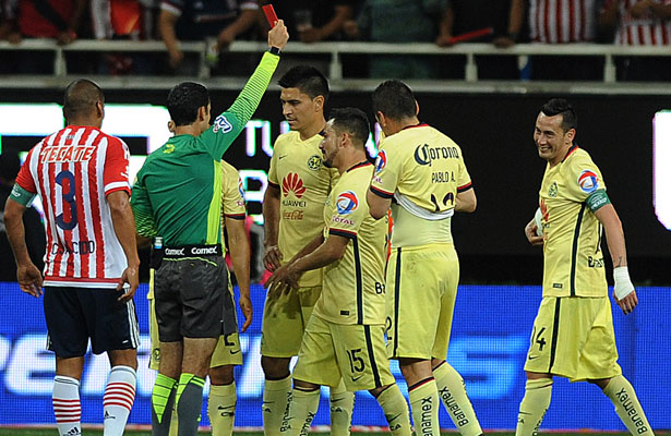 Chivas y América se olvidan del gol en un partido intenso