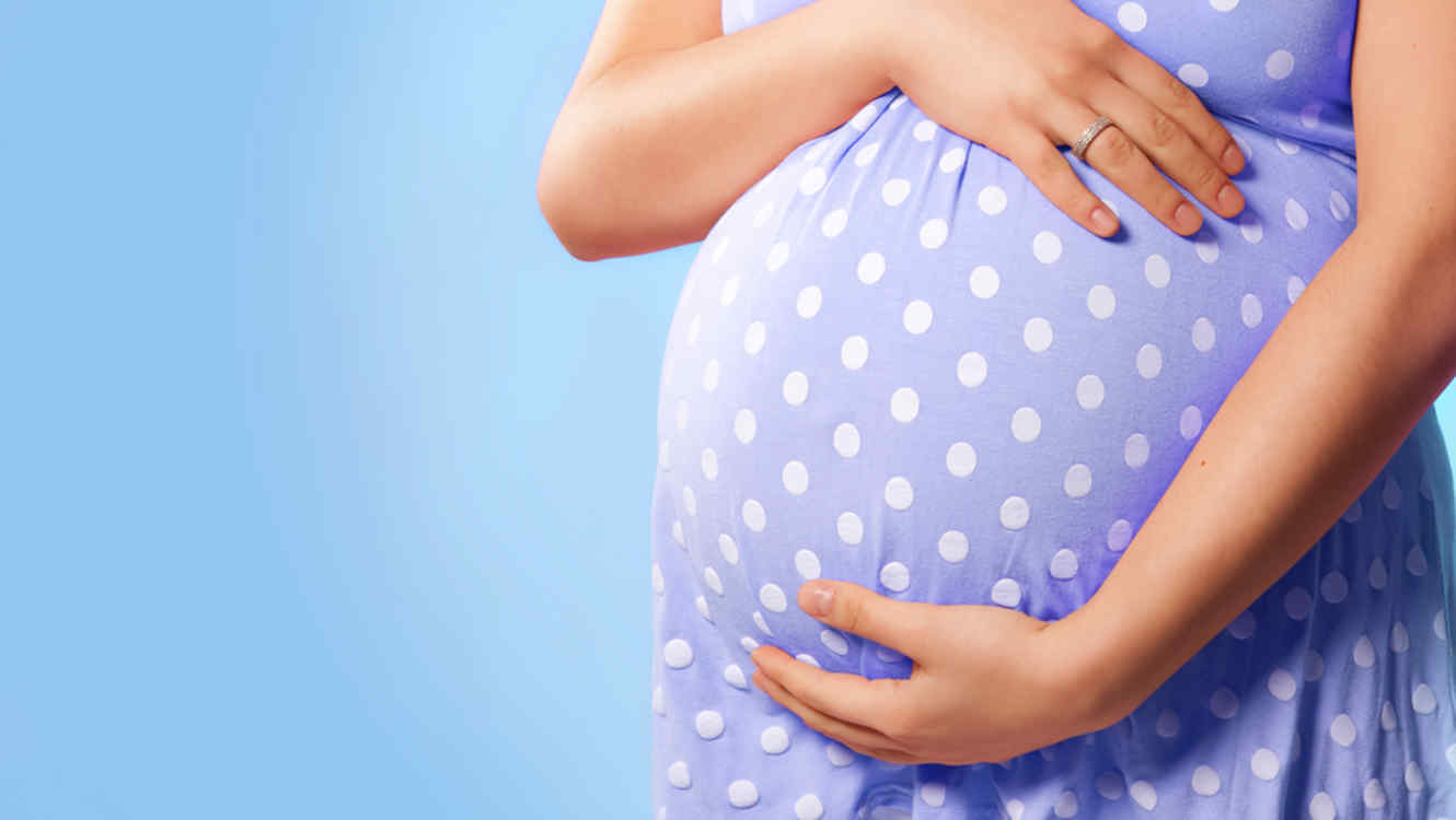 Estudio confirma que embarazadas pueden transmitir Covid-19 a sus bebés