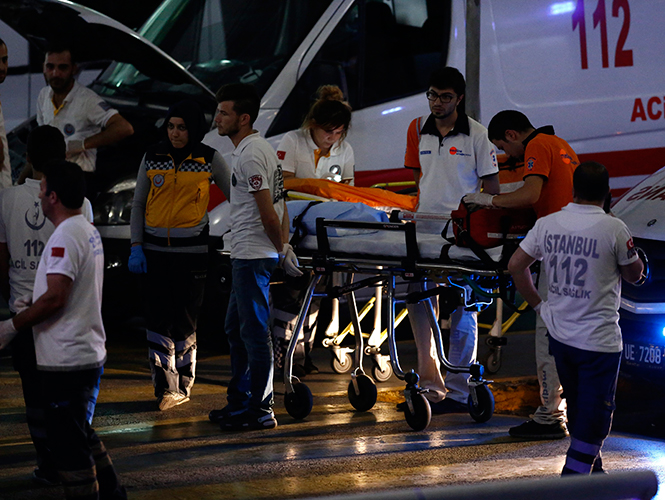 Al menos 31 muertos por atentado en aeropuerto de Estambul