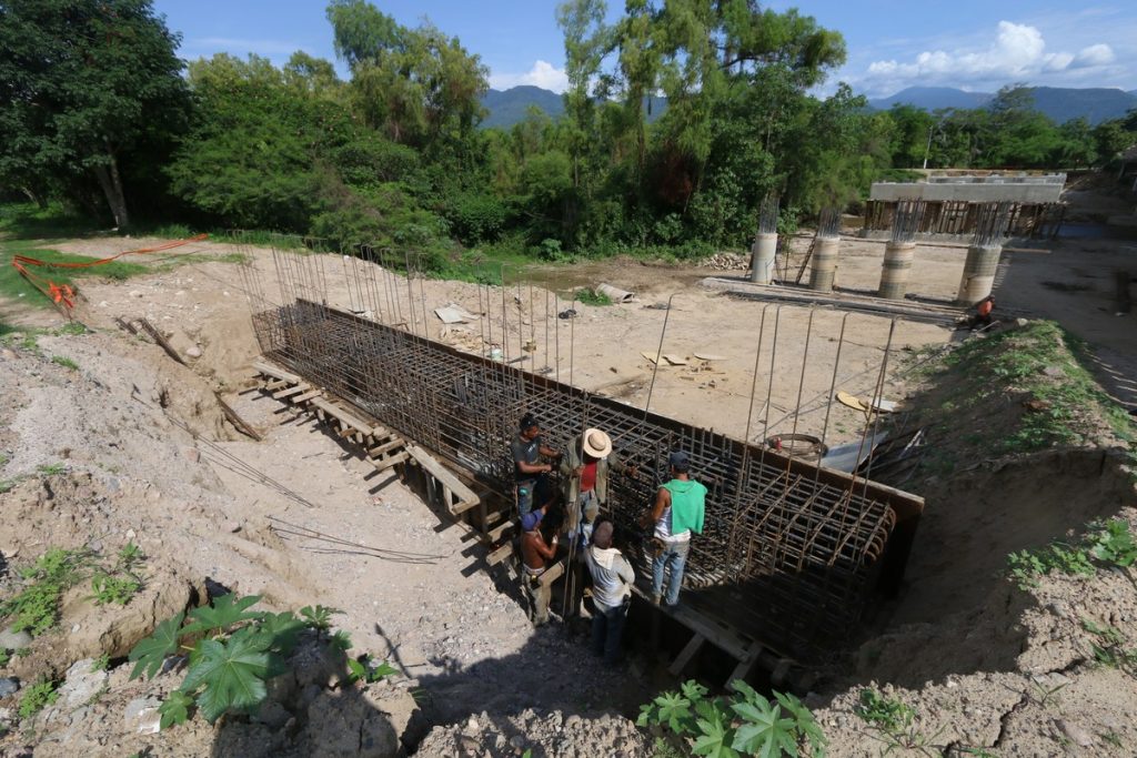 Importante avance en puente sobre el río Pitillal