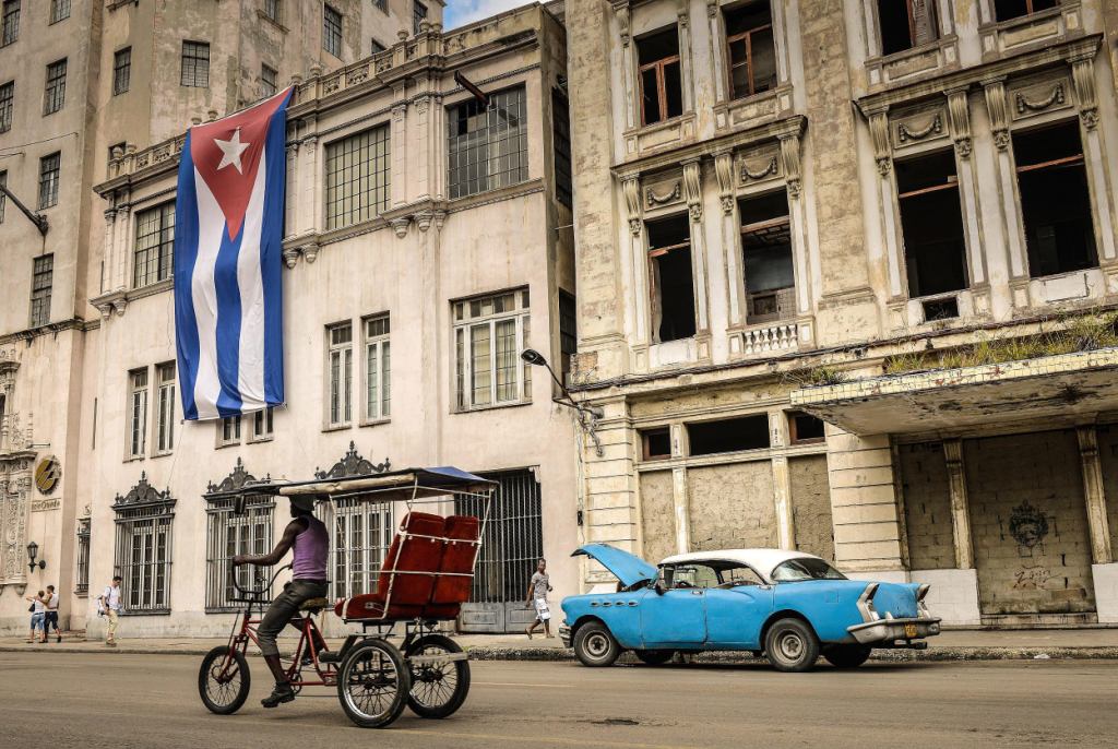 Cuba reclama a EU más de 300 mil MDD por el embargo