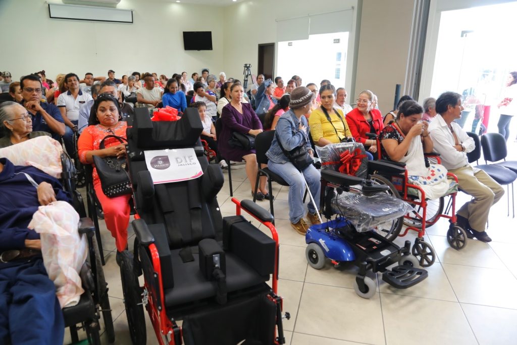DIF Jalisco entrega apoyos asistenciales a 47 familias jaliscienses