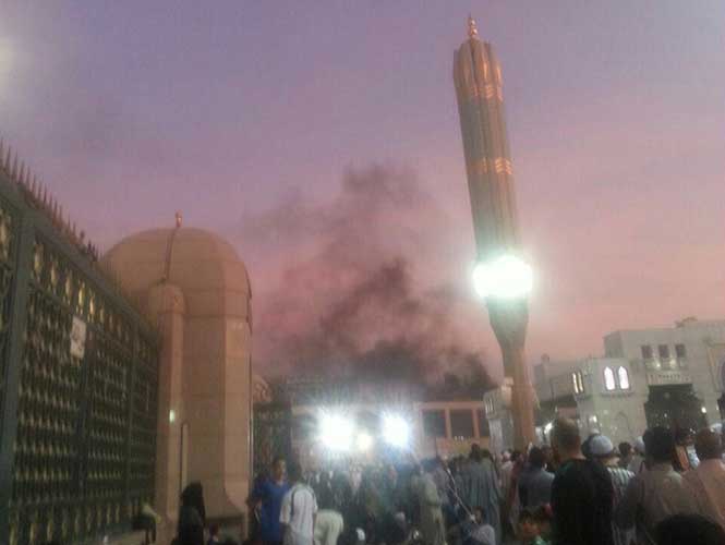 Suman cuatro muertos por ataque en mezquita de Arabia