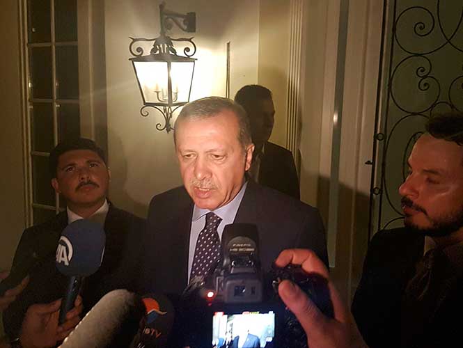 Gobierno turco cierra más de cien medios de información