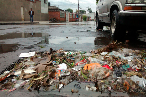 Si tiras basura a la calle propicias inundaciones: Bahía de Banderas