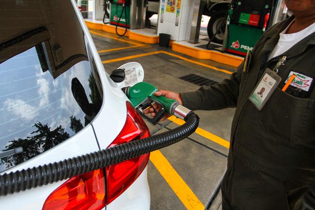 Hoy la gasolina Magna y el diésel serán más caras