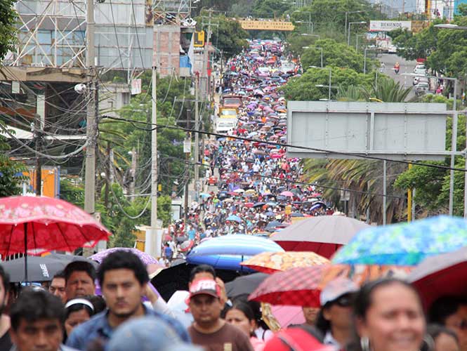 Pagan salarios retenidos a 2 mil 600 profesores de Oaxaca