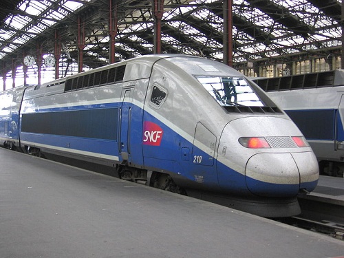 Accidente de tren en Francia causa al menos 60 heridos
