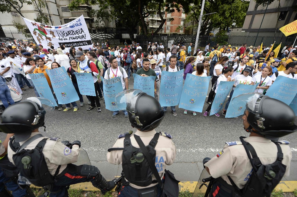 “Cambio ya”, corean miles de opositores venezolanos
