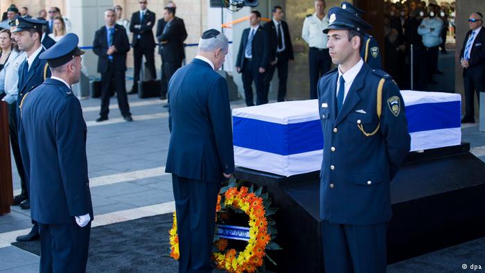 Líderes y miles de israelíes rinden homenaje a Shimon Peres