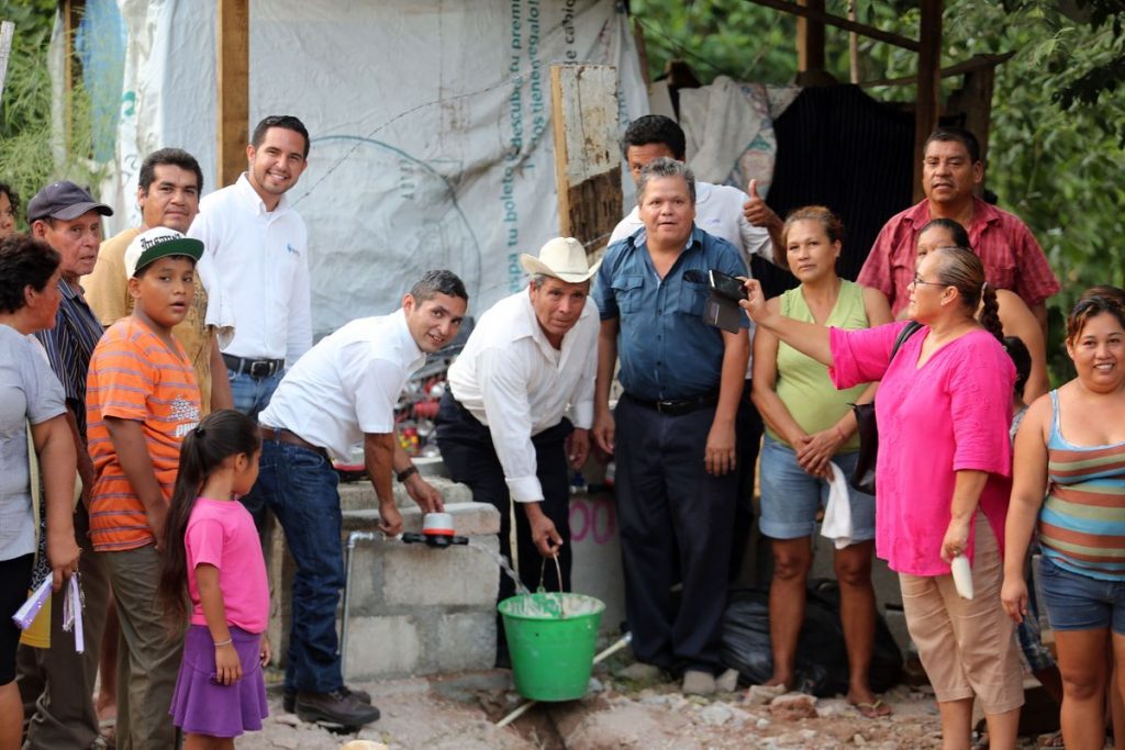 Lleva Seapal agua potable a la colonia Libertad