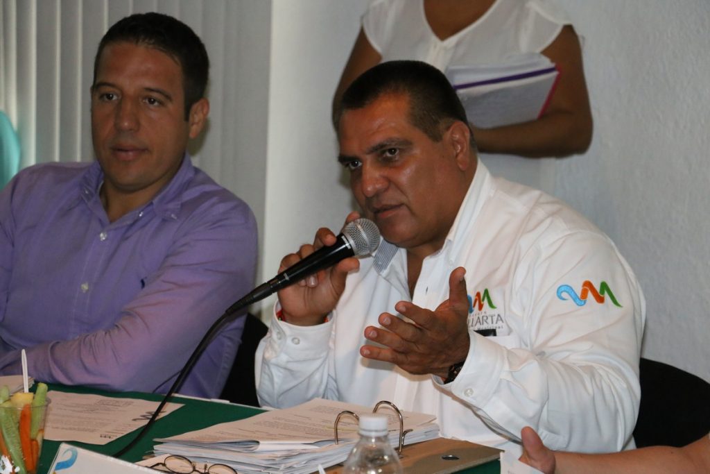 Arturo Dávalos gestiona para los vallartenses proyectos por 600 MDP