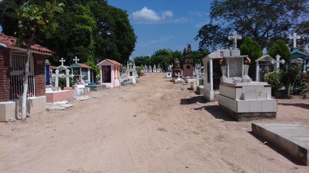 Panteones municipales estarán listos para el Día de Muertos