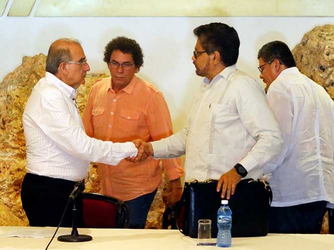 Viajan a Cuba negociadores en busca de nuevo acuerdo con FARC