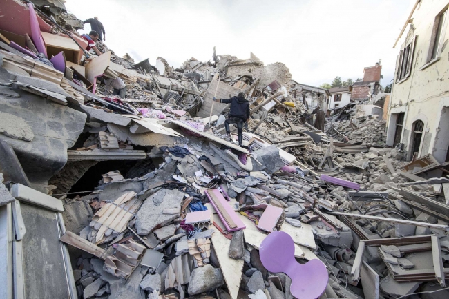 Zona del centro de Italia destruida por sismo será reconstruida