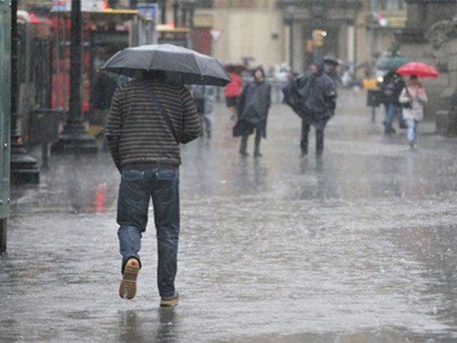 Este lunes se esperan intensas lluvias en casi todo México