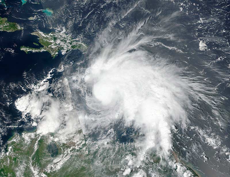 Alerta máxima en Jamaica ante llegada de huracán 'Matthew'