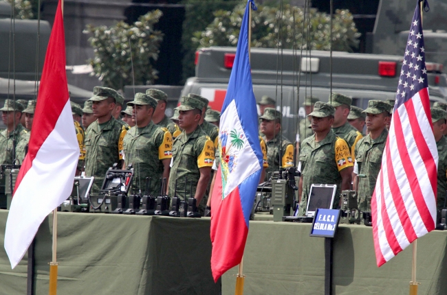Peña Nieto reconoce labor de militares en 50 aniversario de Plan DN-III-E
