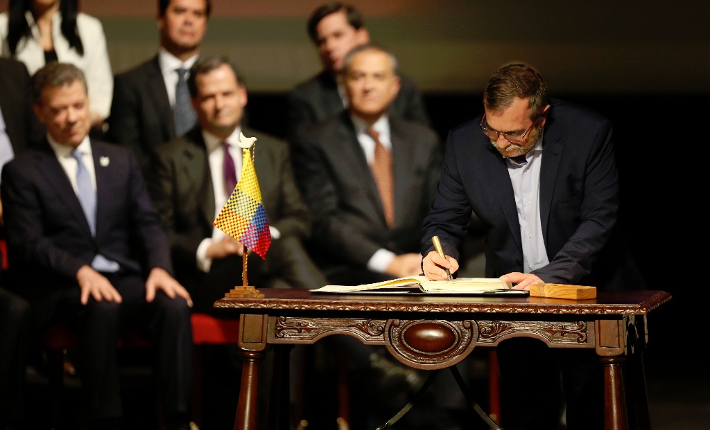 Colombia y las FARC firman nuevo acuerdo de paz