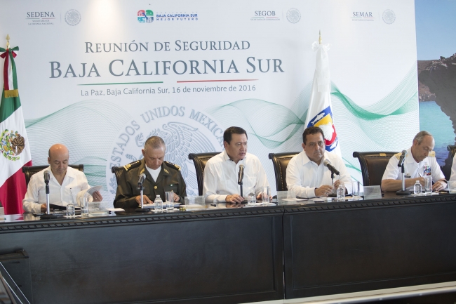 Osorio Chong encabeza reunión de seguridad en La Paz, Baja California Sur