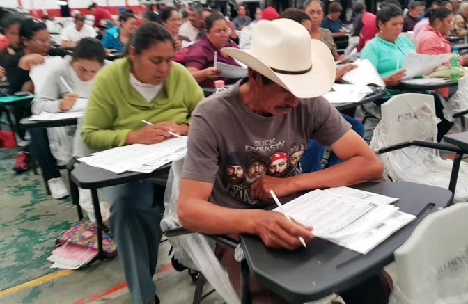 Fuerte rezago educativo en Jalisco; 191 mil no saben leer ni escribir