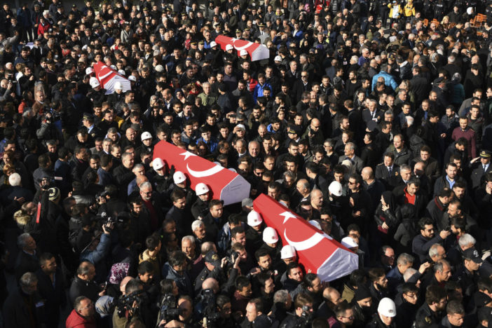 Atentado terrorista deja 38 muertos y 166 heridos en Turquía