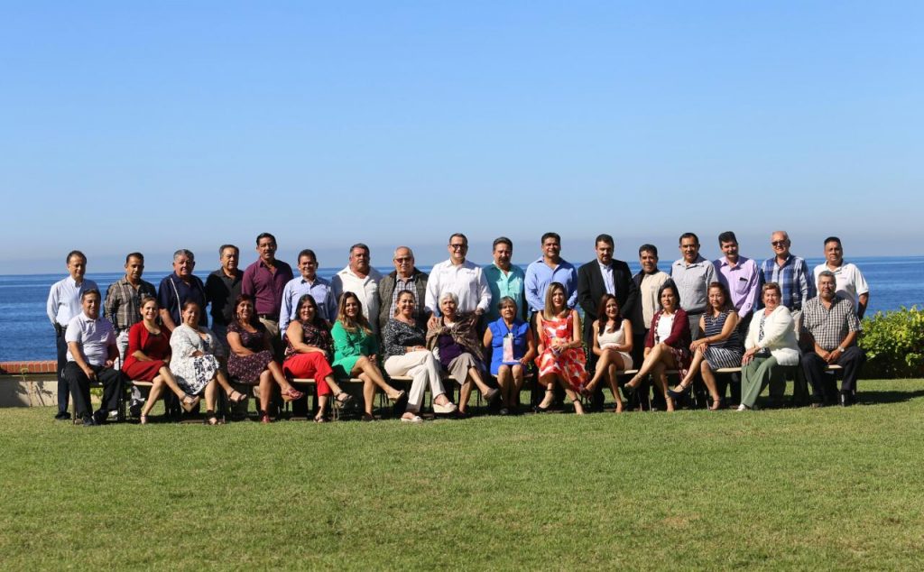 Refrenda Seapal Vallarta compromiso con la educación