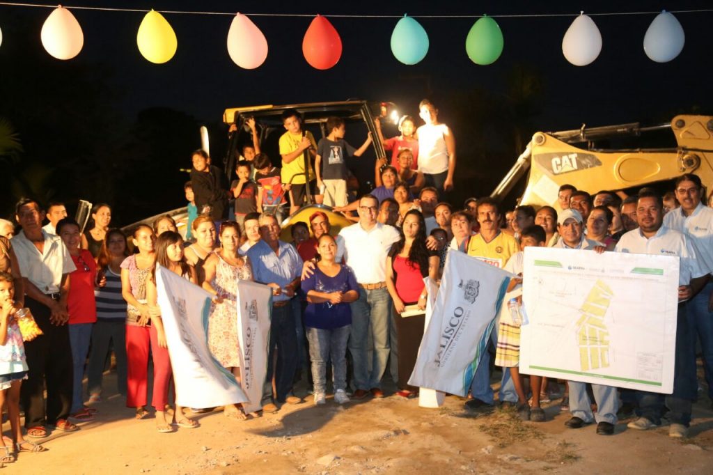 Lleva Seapal Vallarta agua potable a colonia Riviera Santo Domingo