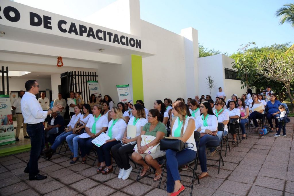Culminan cursos alumnos de Cencap gracias a Seapal Vallarta