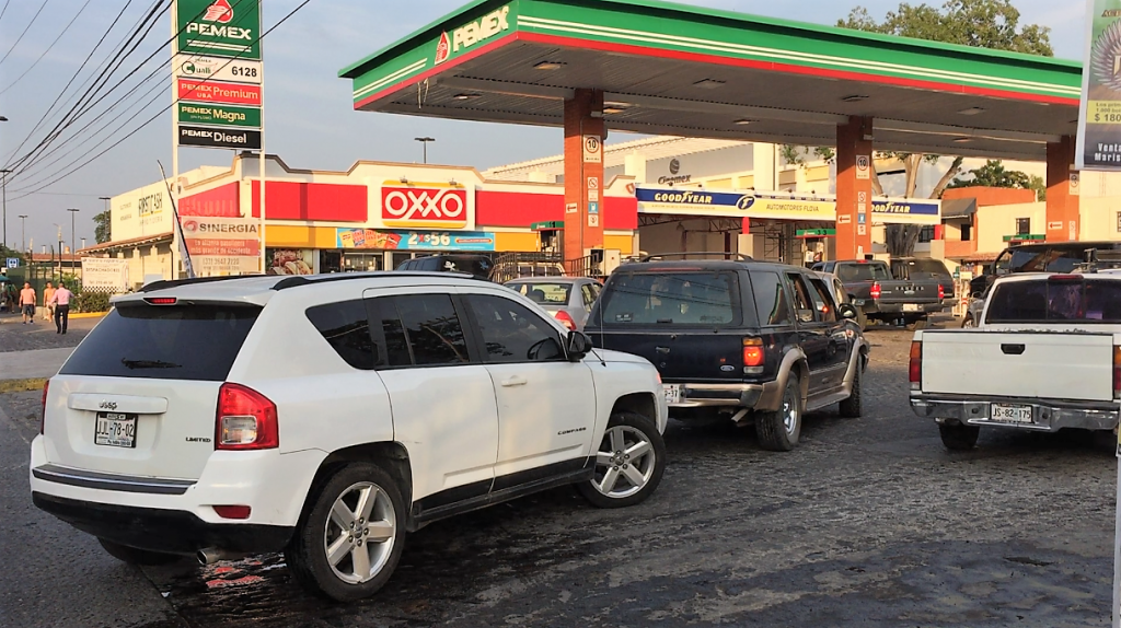 Registran compras de pánico gasolineras de Puerto Vallarta