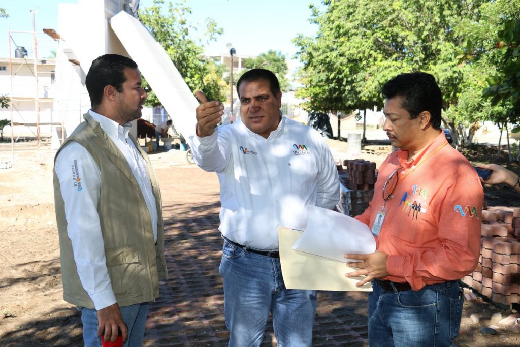 Logra Dávalos mejores espacios públicos para los vallartenses