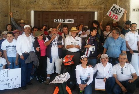 Clausuran Casa Jalisco como repudio al gasolinazo