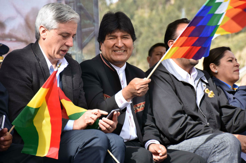 Llama Evo Morales a México 