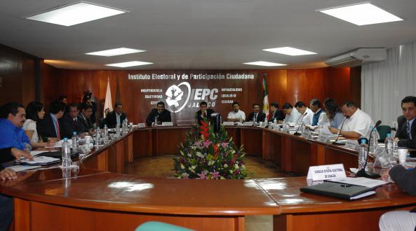 Ante posible recorte en Jalisco, partidos piden financiamiento privado