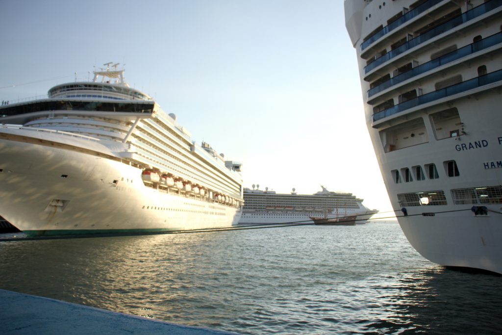 Inicia el año PV con arribo triple de cruceros