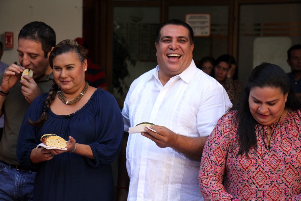 Alcalde de Vallarta compartió Rosca de Reyes