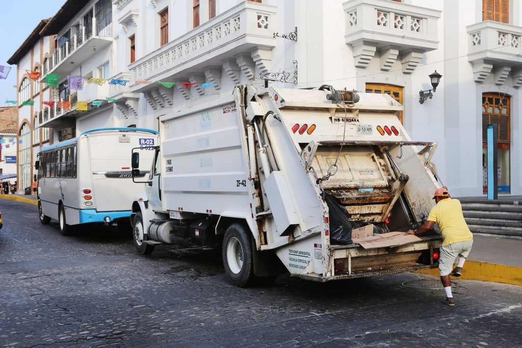 Fuertes multas a “cochinos” a partir de este 01 de febrero: Dávalos