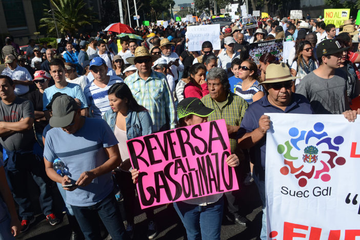 Alzan la voz contra el gasolinazo en el Congreso de Jalisco