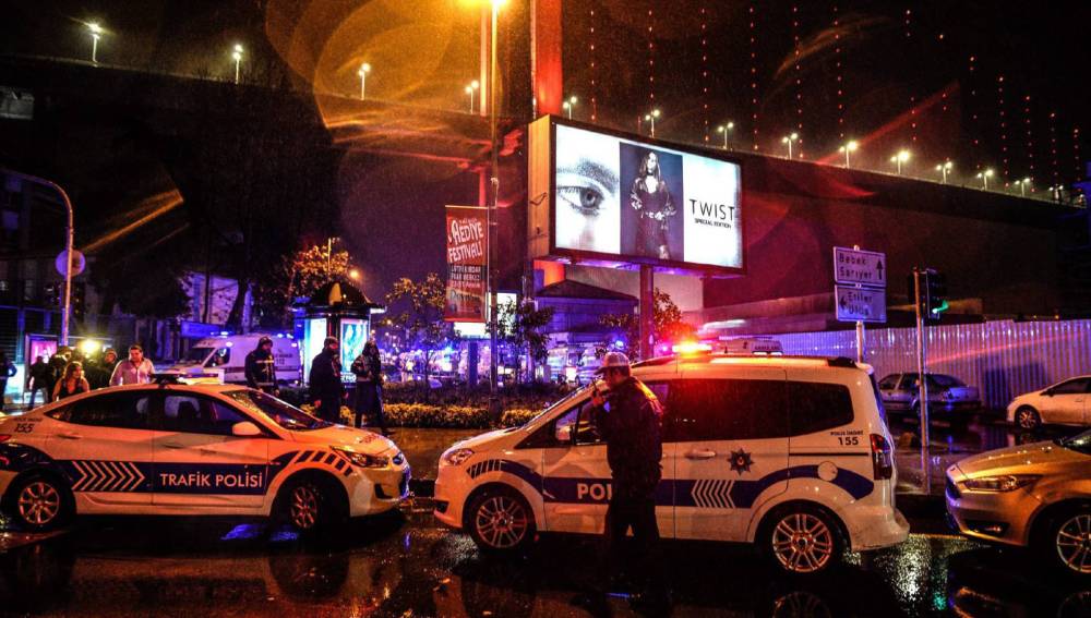 Al menos 39 muertos y 69 heridos en un atentado en una discoteca de Estambul
