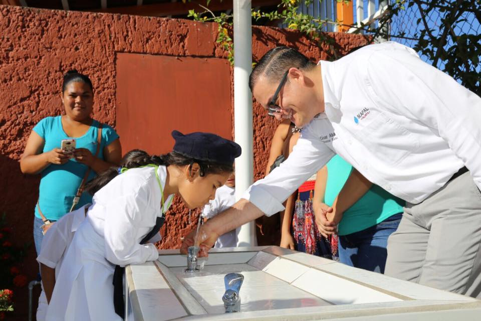 Entrega Seapal Bebederos al Preescolar Gabriela Mistral