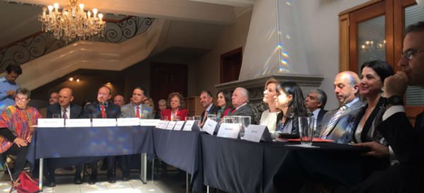 Sin infraestructura ni presupuesto, comienza a operar comité anticorrupción en México