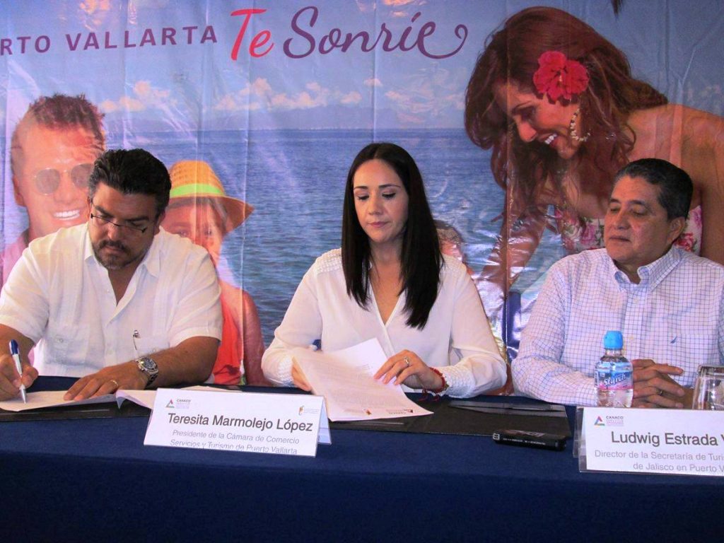 Acuerdan Canaco y AHyM dar descuentos de hospedaje a comerciantes afiliados