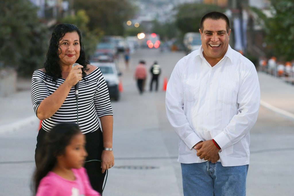 Entrega Dávalos más calles rehabilitadas en Ramblases