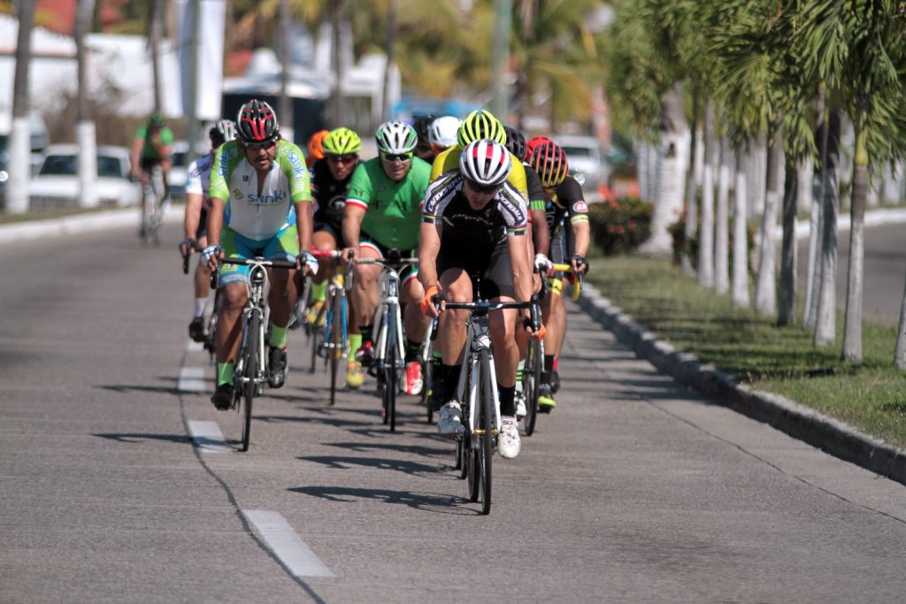 Más de 150 ciclistas recorrieron la Carrera Ciclista de Ruta PV
