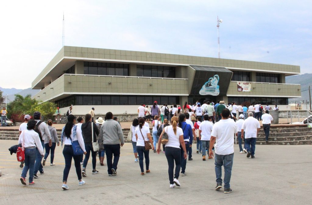Ya sufren maestros de Mascota primeros problemas por regionalización educativa