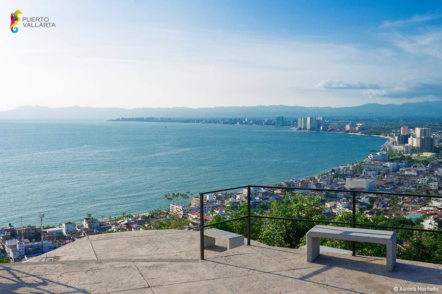 Van por conclusión del mirador de la Cruz en Puerto Vallarta
