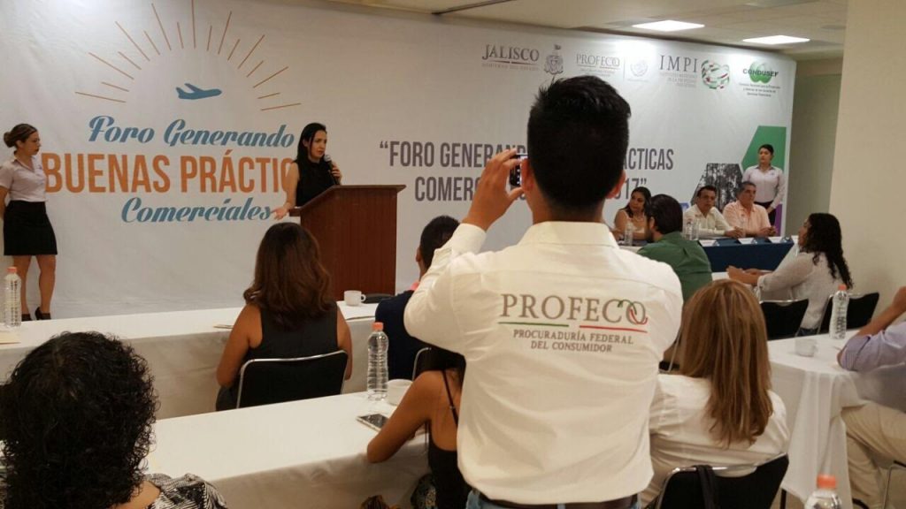 Realizan foro 